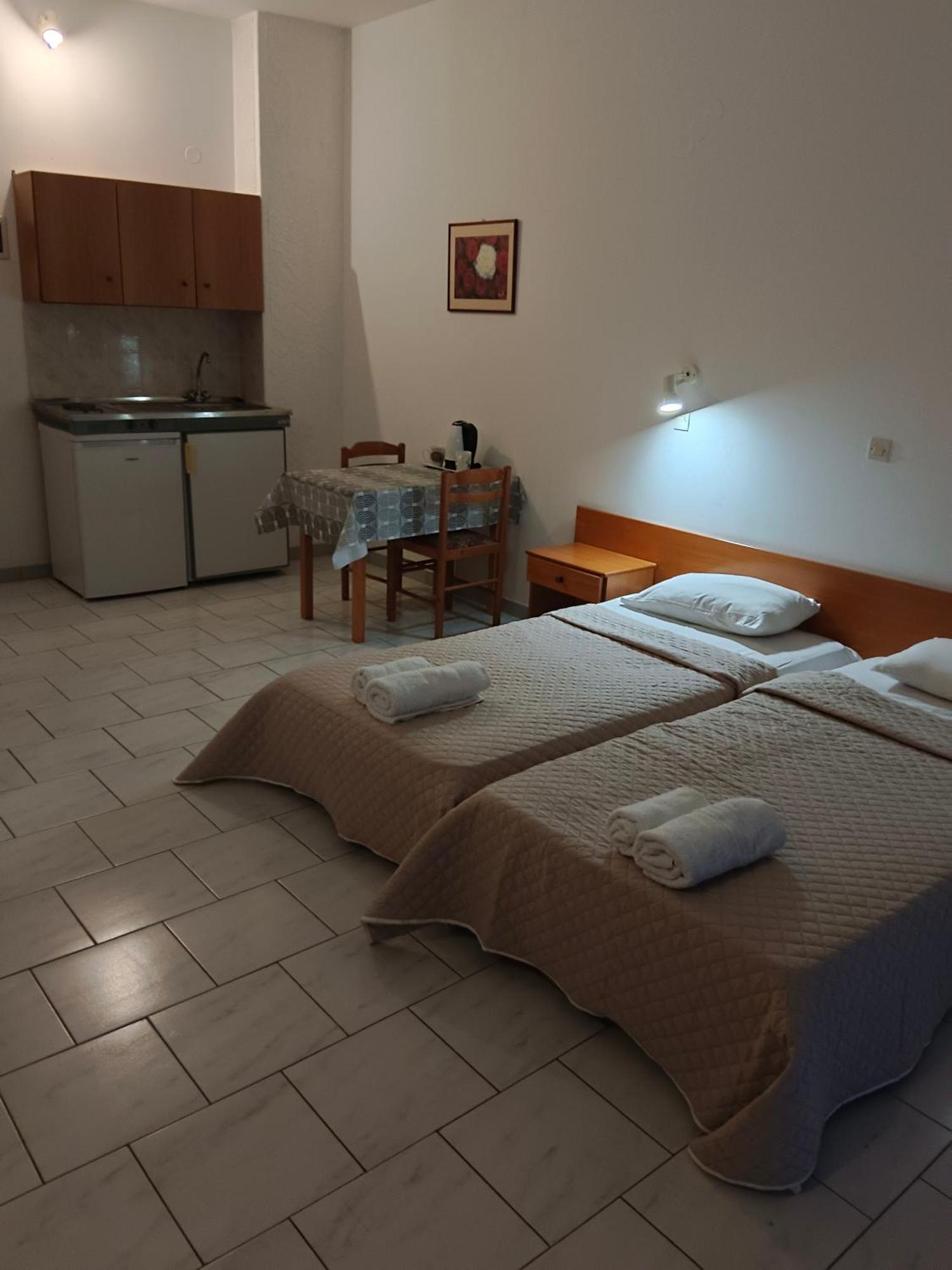 Pyrgos Hotel Apartments Kremasti  Exterior photo