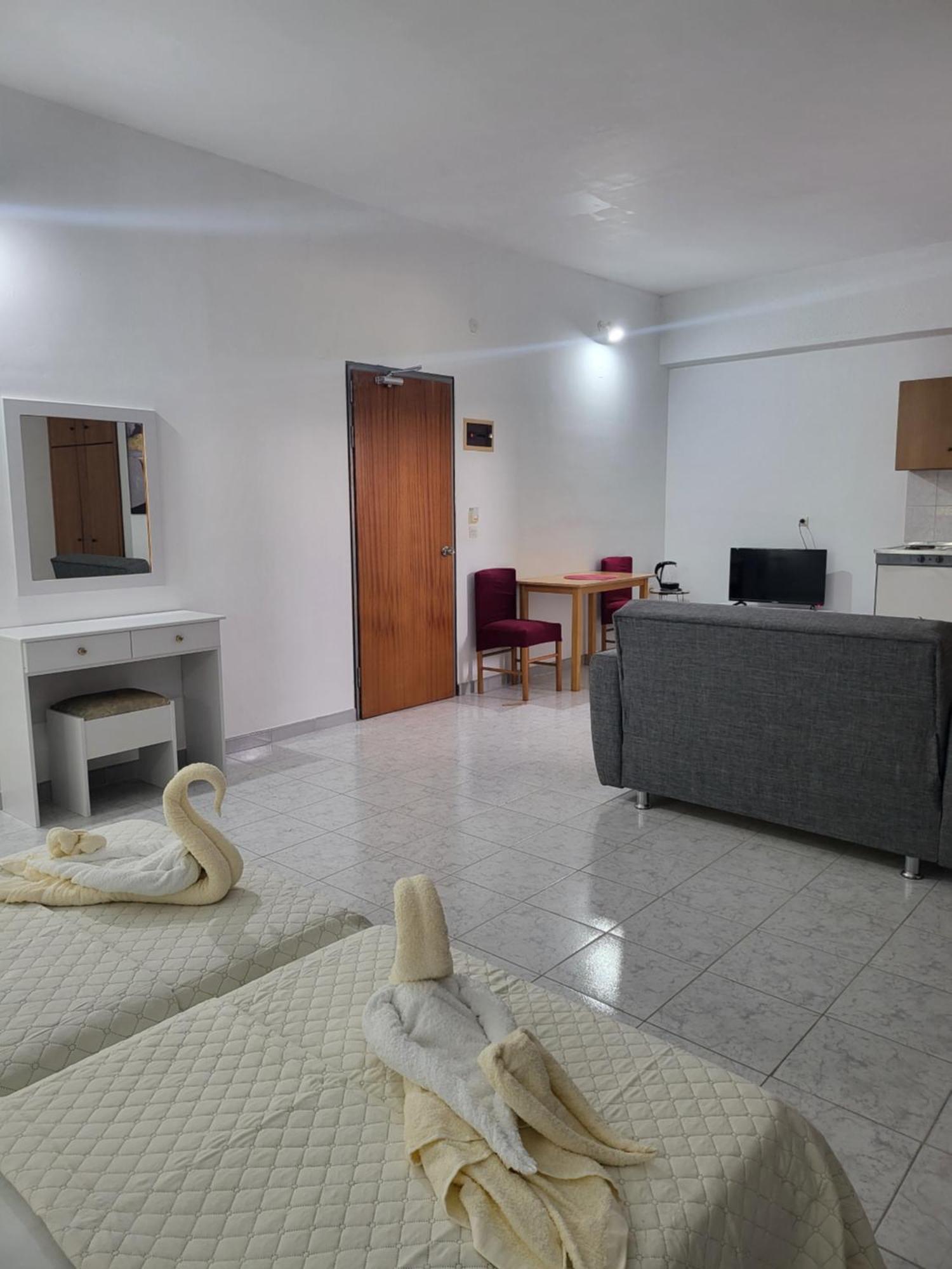 Pyrgos Hotel Apartments Kremasti  Exterior photo