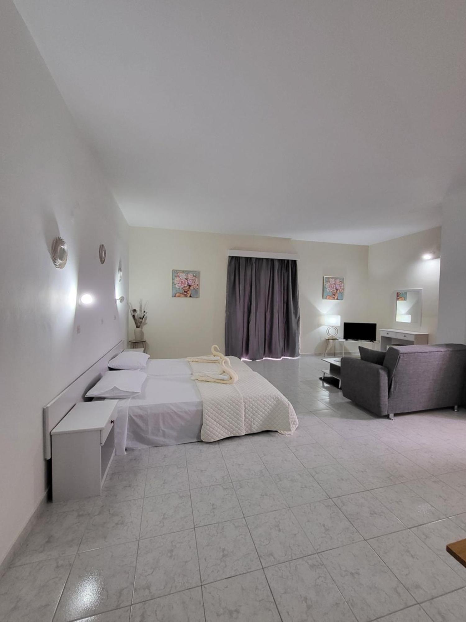 Pyrgos Hotel Apartments Kremasti  Exterior photo